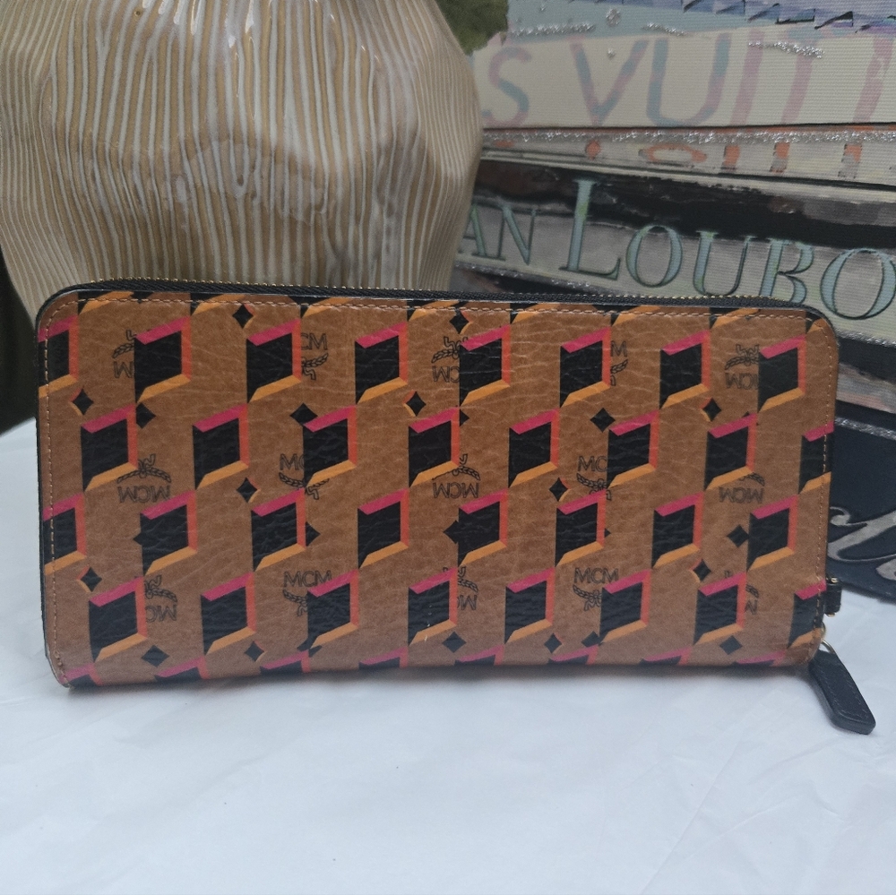 MCM Brown and Pink Visetos Diamond Ziparound Long Continental Wallet VGUC